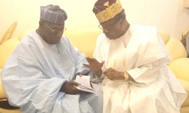 Concertation entre anciens présidents: Olusegun Obasanjo au domicile de Nicéphore Dieudonné Soglo