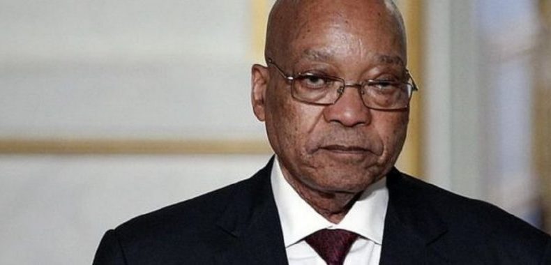Afrique du Sud: Censé se rendre à la police, Jacob Zuma tergiverse