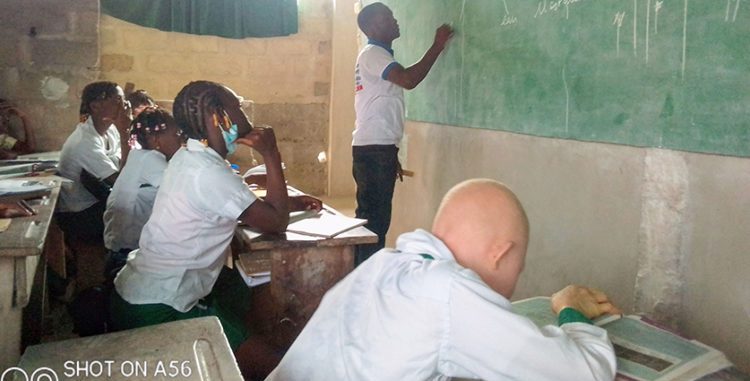 Éducation inclusive au Bénin: Encore des pas à faire pour les enfants atteints d’albinisme